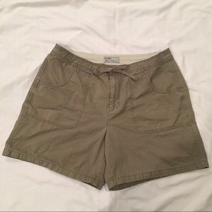 Old navy green khaki shorts size 14